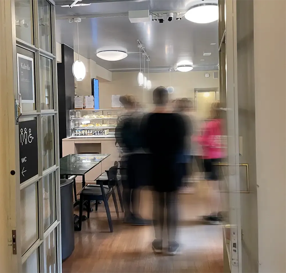 Valfin kävijälaskurisovellus näyttää kävijämäärän reaaliajassa – selkeä ja helppokäyttöinen raportointityökalu